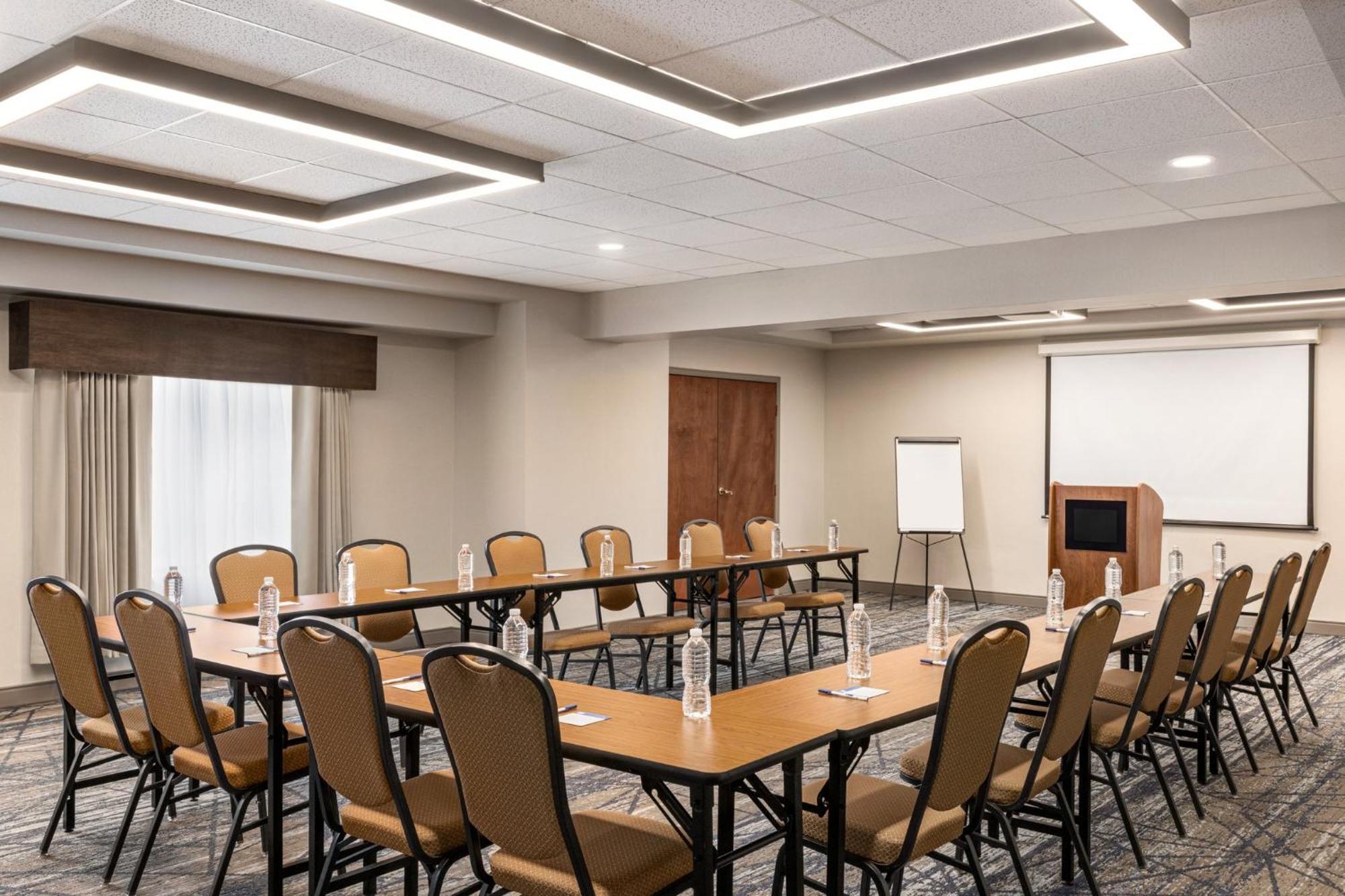Holiday Inn Express Hotel & Suites Indianapolis W - Airport Area By Ihg Bagian luar foto