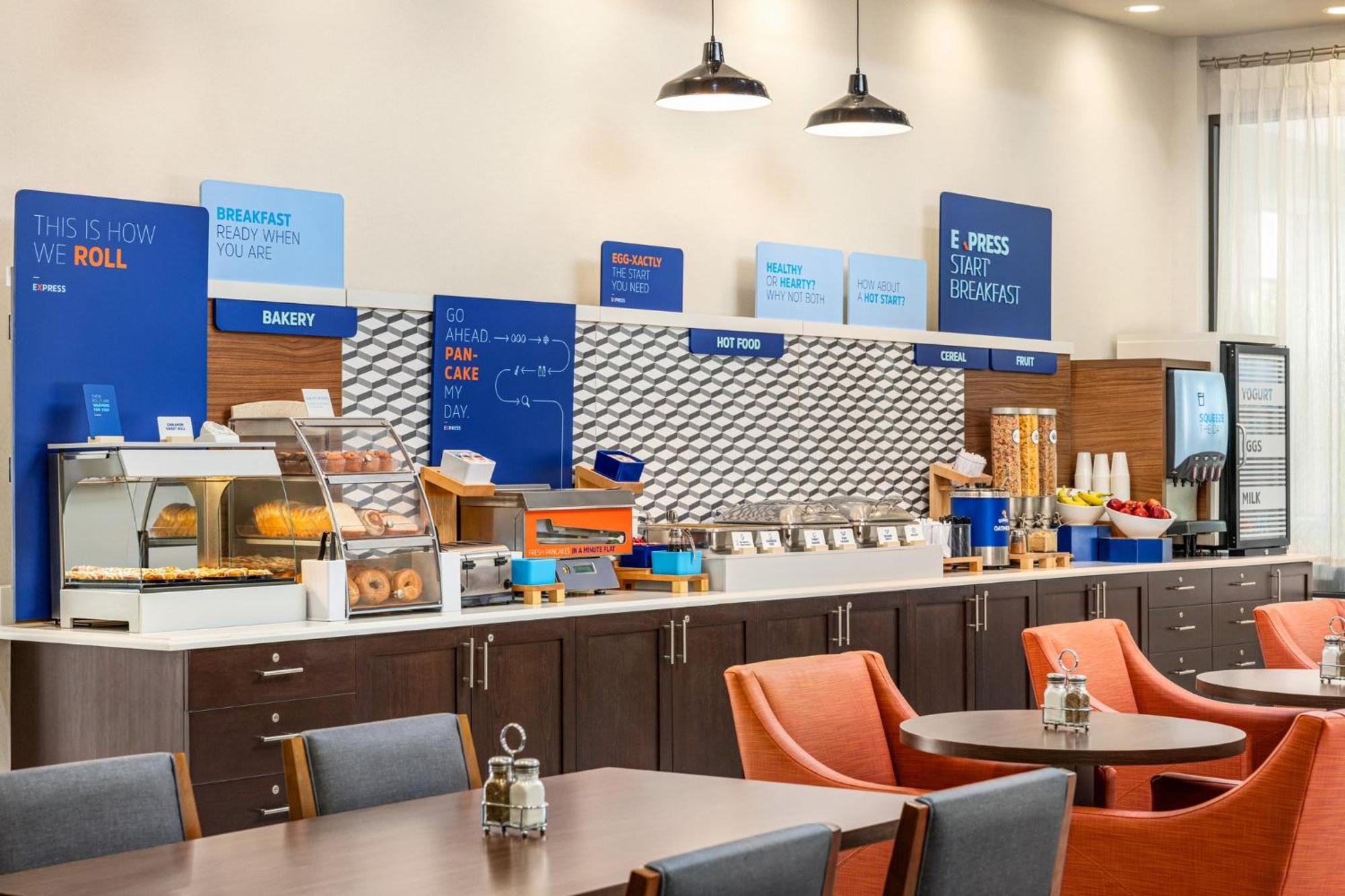Holiday Inn Express Hotel & Suites Indianapolis W - Airport Area By Ihg Bagian luar foto
