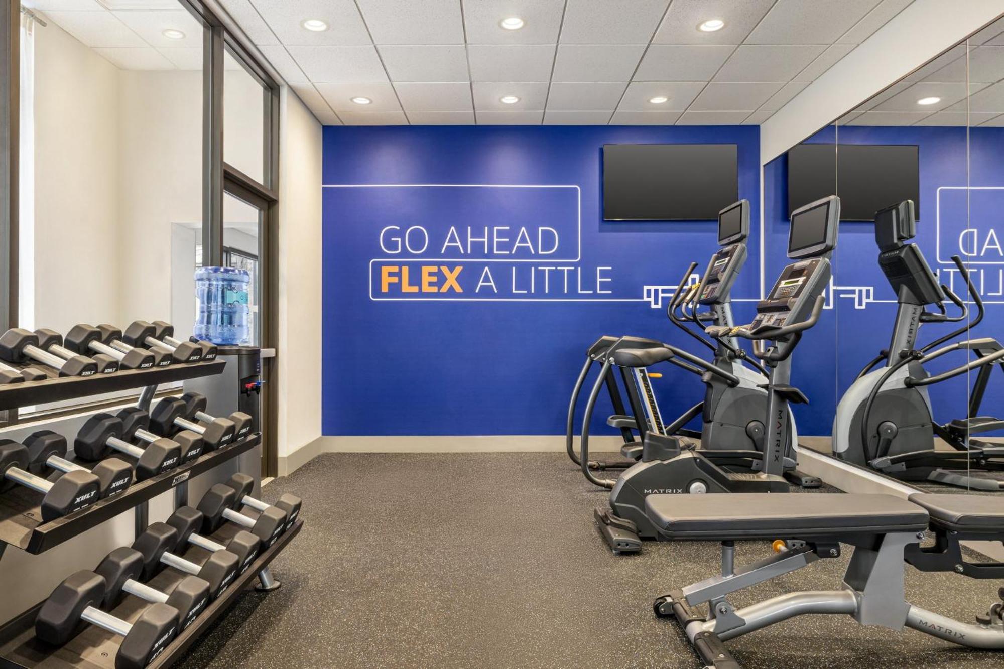 Holiday Inn Express Hotel & Suites Indianapolis W - Airport Area By Ihg Bagian luar foto